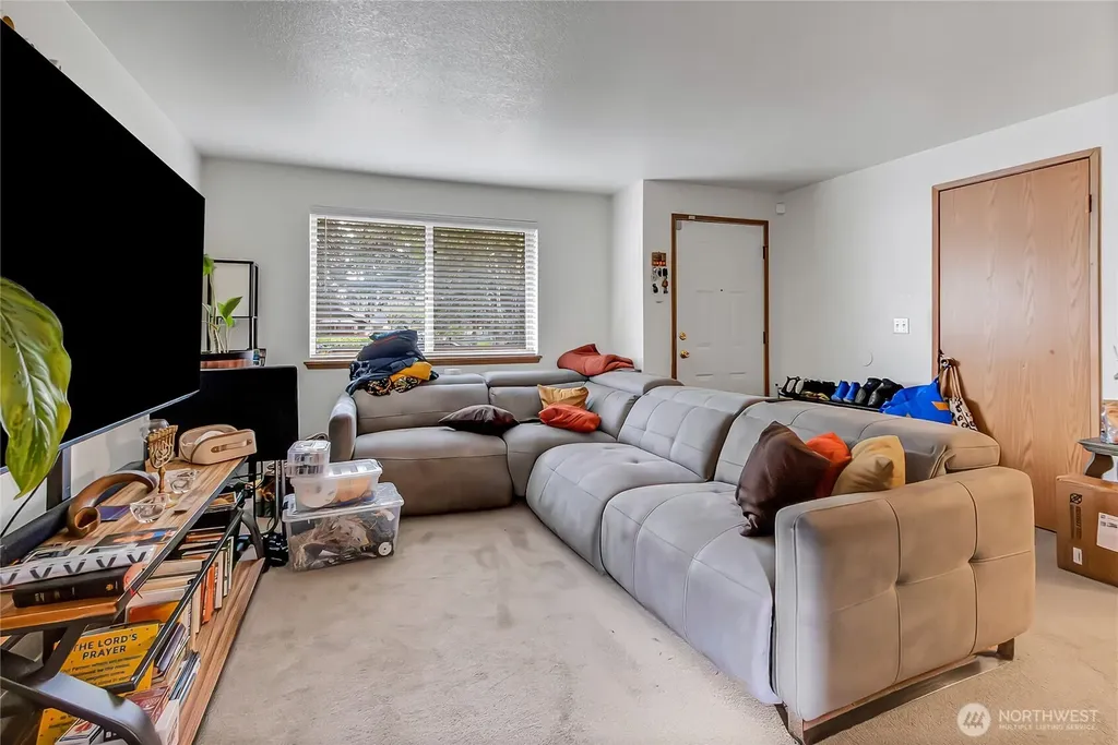 10002 Barnes Lane S Tacoma WA 98444