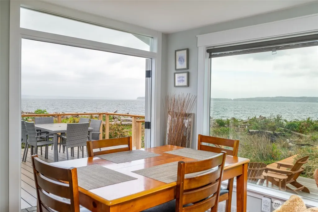 1818 E Lola Beach Lane Oak Harbor WA 98277