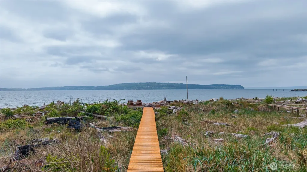1818 E Lola Beach Lane Oak Harbor WA 98277