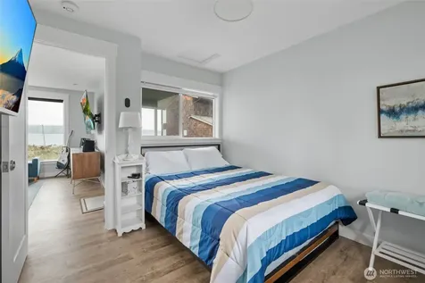 1818 E Lola Beach Lane Oak Harbor WA 98277