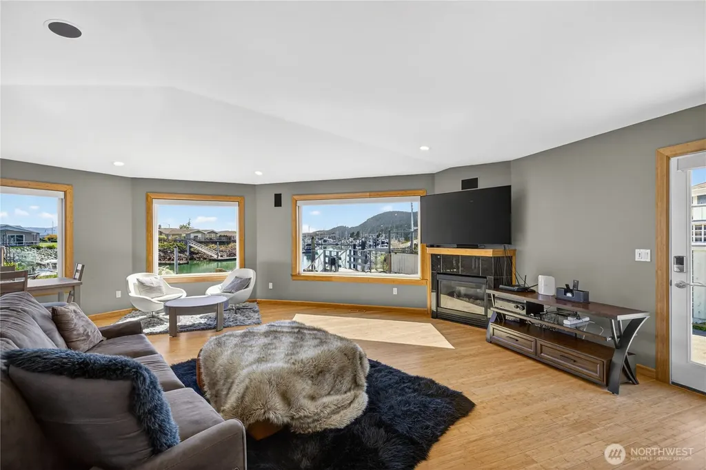 5309 Doon Way Anacortes WA 98221
