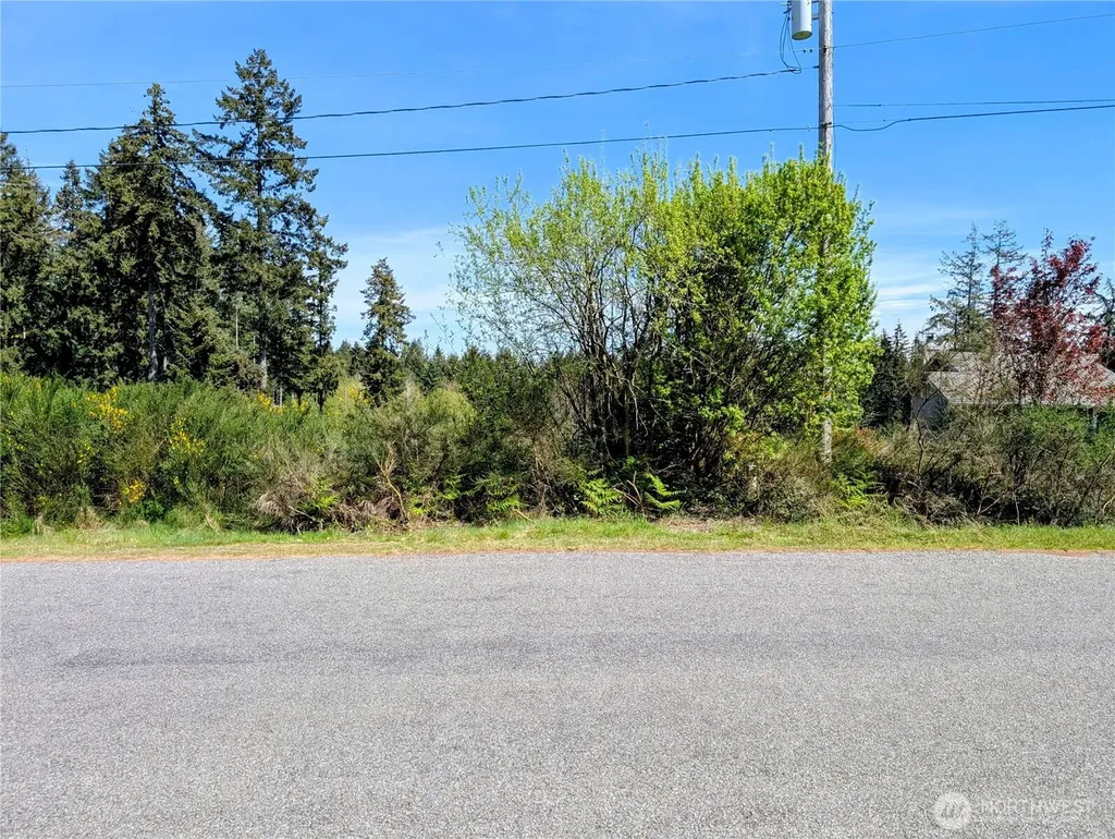2501 195th Avenue SW Lakebay WA 98349