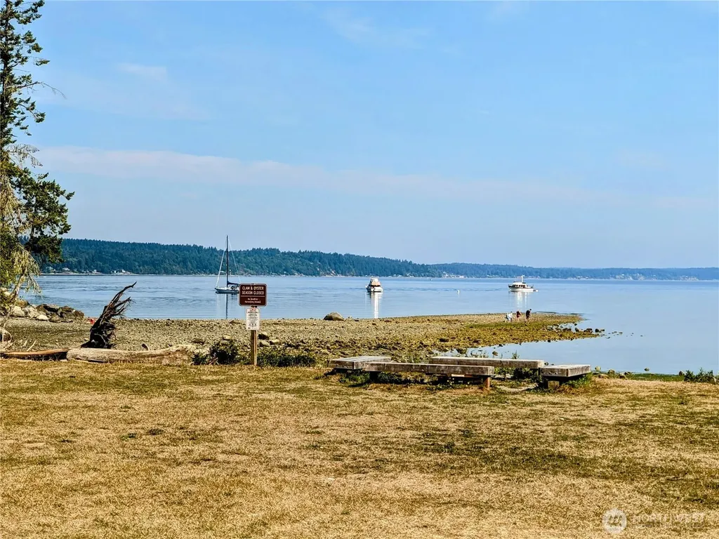 2501 195th Avenue SW Lakebay WA 98349
