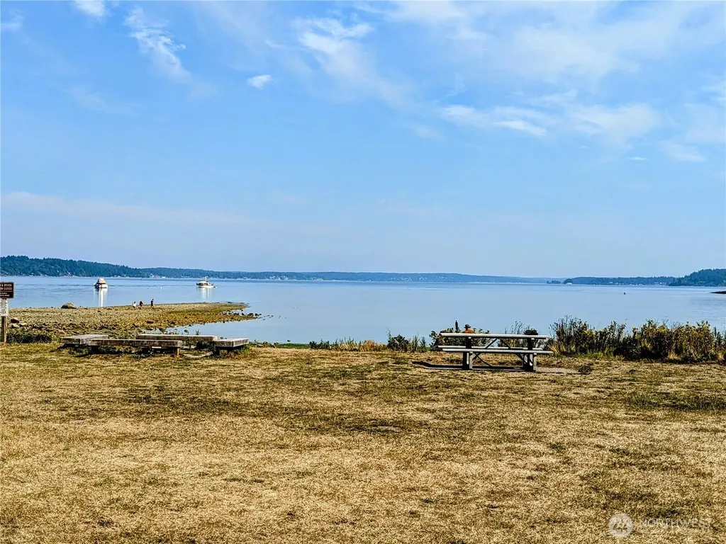 2501 195th Avenue SW Lakebay WA 98349