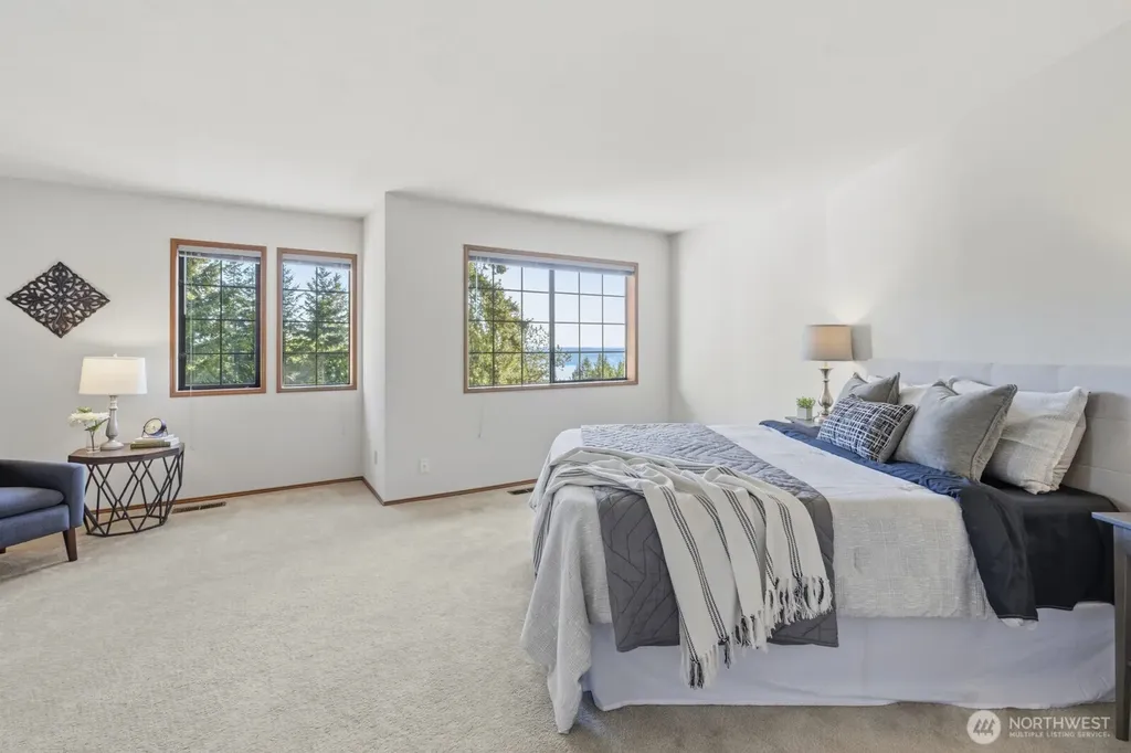 5005 NW Terrace View Drive Bremerton WA 98312