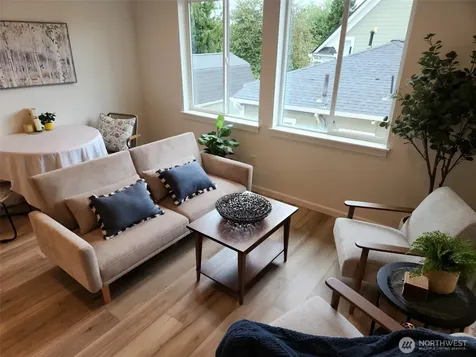 2417 Harrison Avenue Everett WA 98201