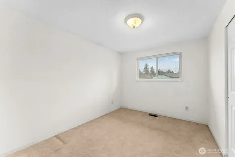 15714 64th Avenue Ct E Puyallup WA 98375