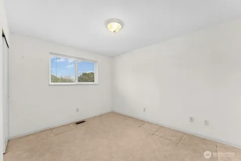 15714 64th Avenue Ct E Puyallup WA 98375