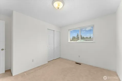 15714 64th Avenue Ct E Puyallup WA 98375