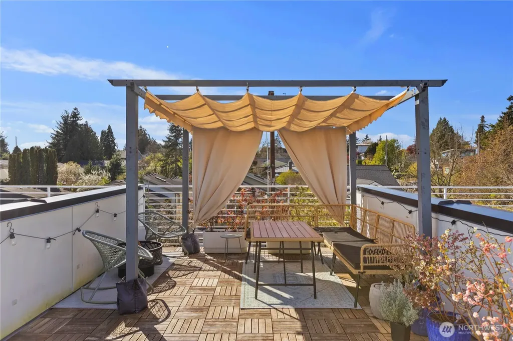 9624 Linden Avenue N Seattle WA 98103