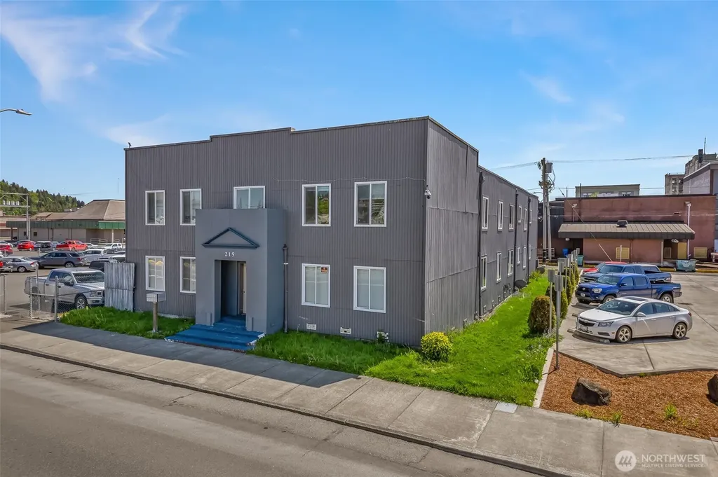 215 E 1st Street Aberdeen WA 98520
