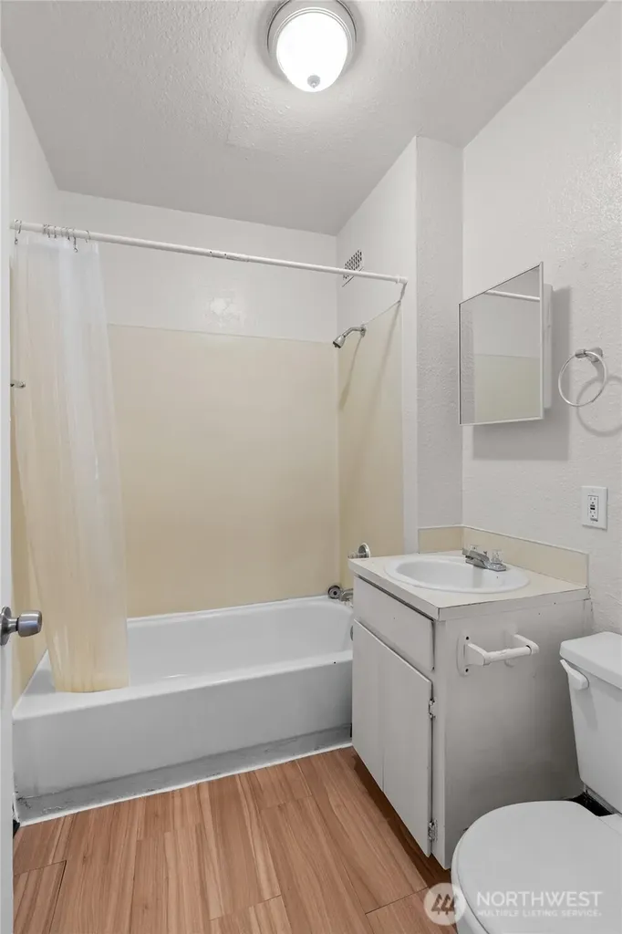 215 E 1st Street Aberdeen WA 98520