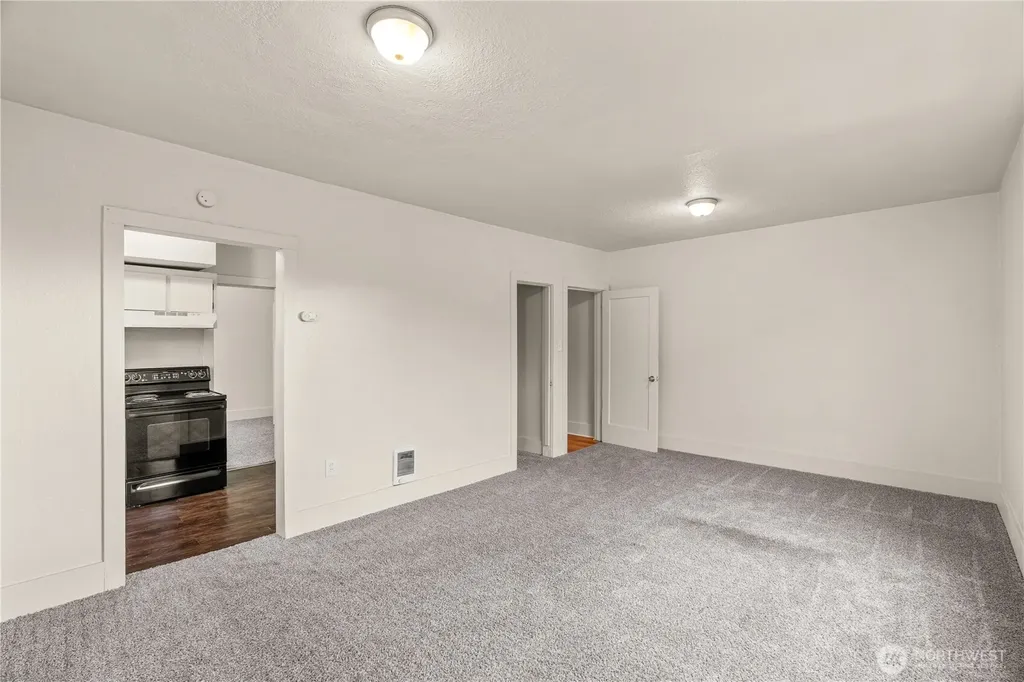 215 E 1st Street Aberdeen WA 98520