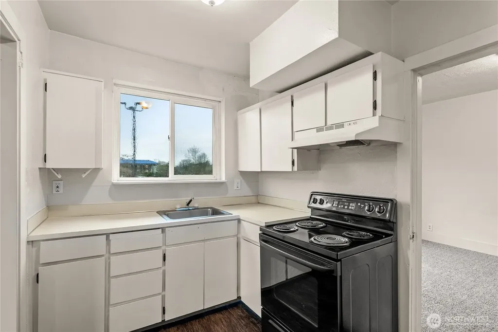 215 E 1st Street Aberdeen WA 98520