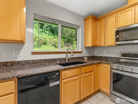 5062 23rd Avenue SW Seattle WA 98106