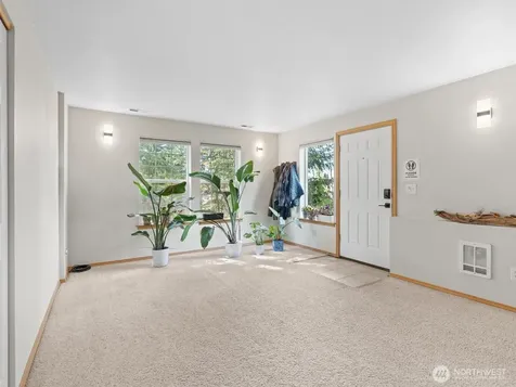 5062 23rd Avenue SW Seattle WA 98106