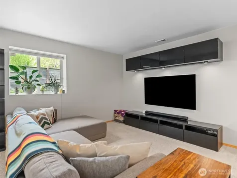 5062 23rd Avenue SW Seattle WA 98106