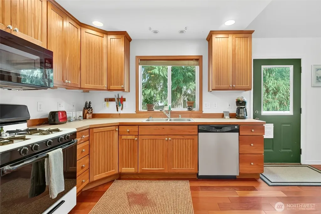 11062 Whistler Lane Deming WA 98244