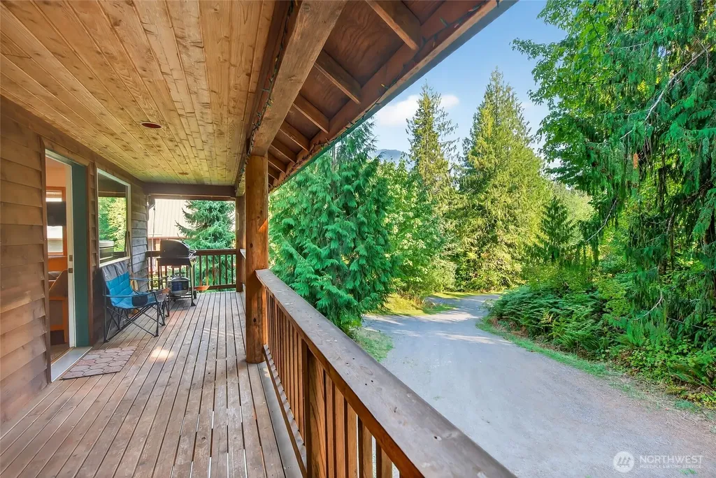 11062 Whistler Lane Deming WA 98244