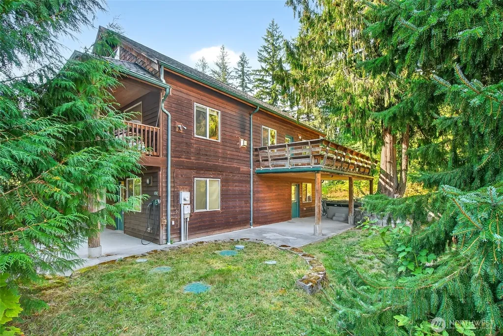 11062 Whistler Lane Deming WA 98244