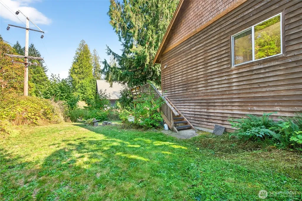 11062 Whistler Lane Deming WA 98244