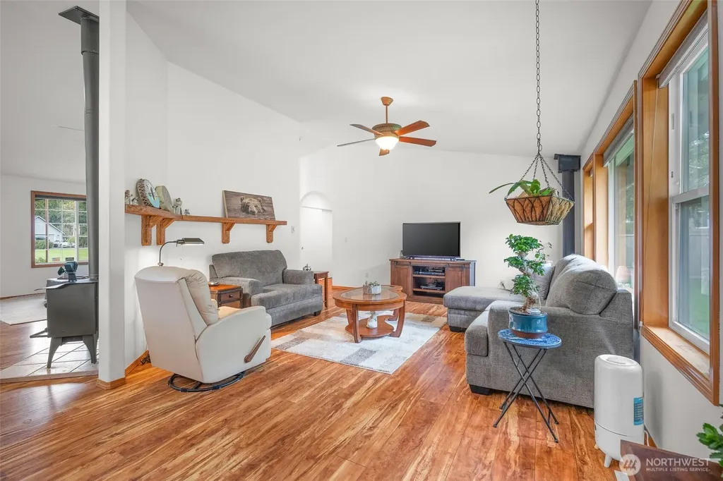 21211 89th Avenue NE Arlington WA 98223