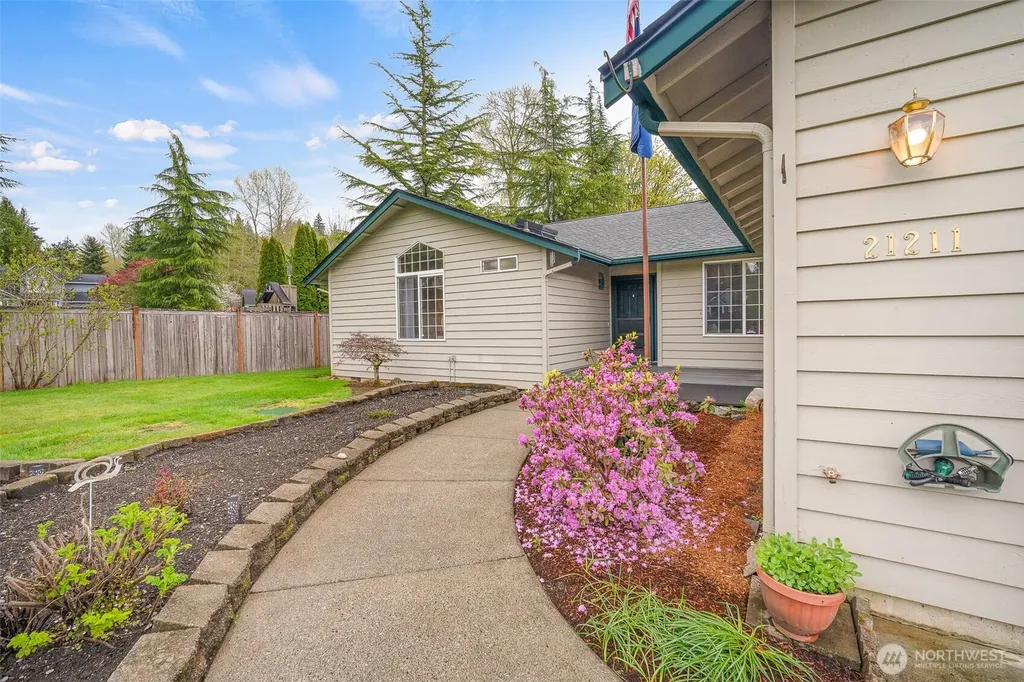 21211 89th Avenue NE Arlington WA 98223