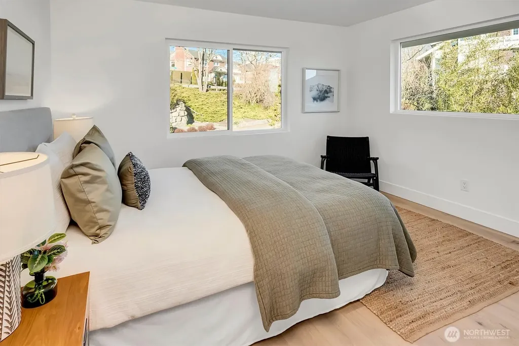 505 W Kinnear Place Seattle WA 98119