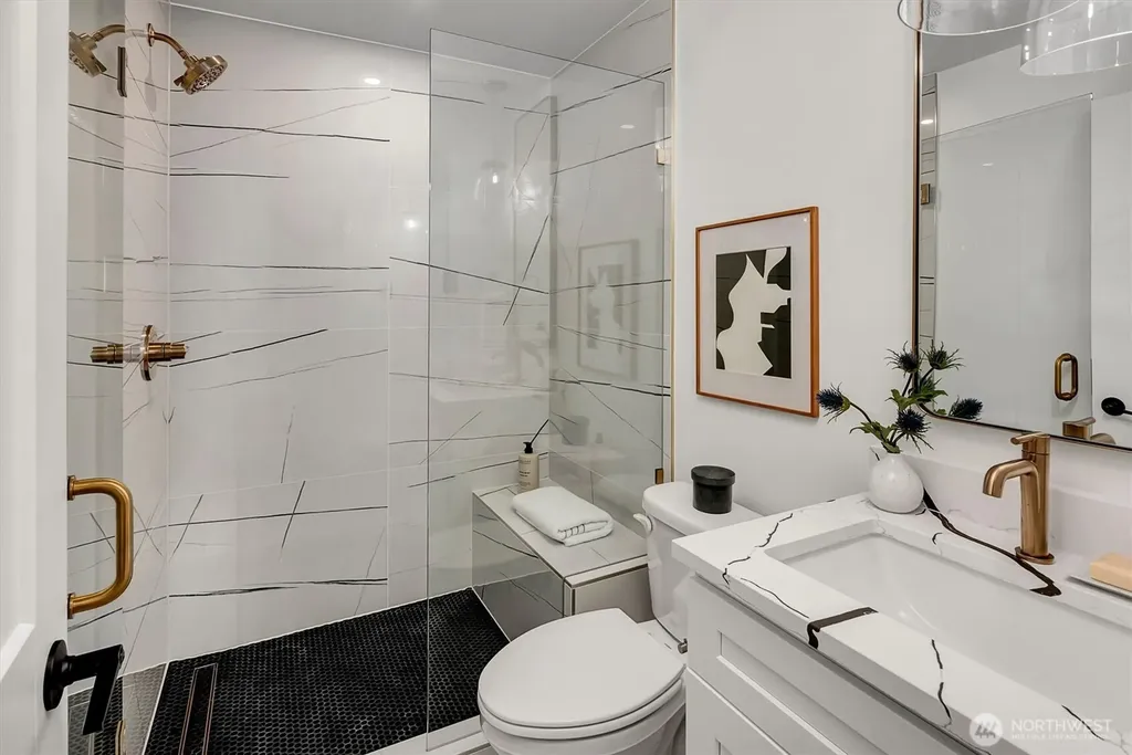 505 W Kinnear Place Seattle WA 98119