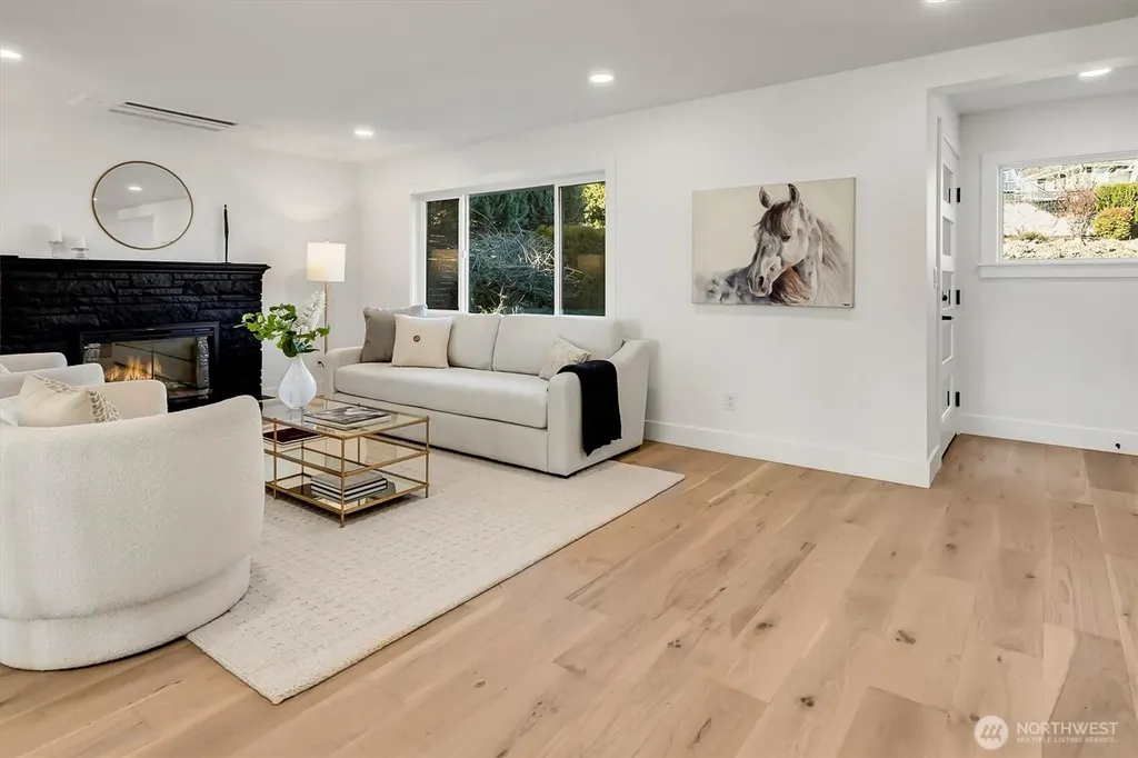 505 W Kinnear Place Seattle WA 98119