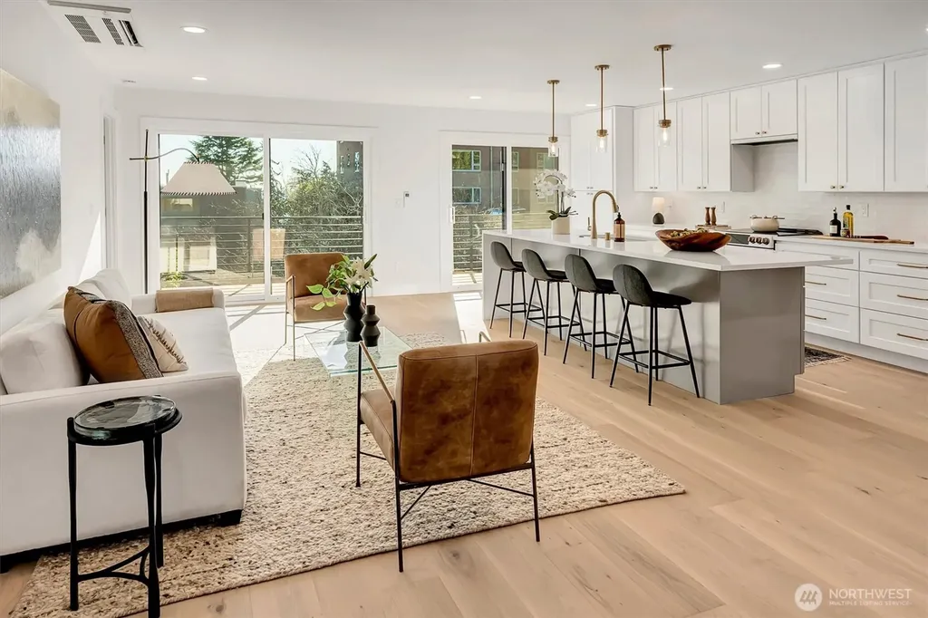 505 W Kinnear Place Seattle WA 98119