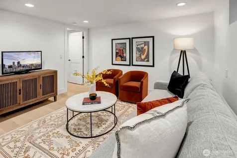 505 W Kinnear Place Seattle WA 98119