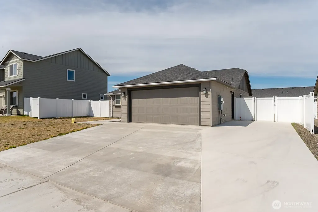 4256 W Wood Court Moses Lake WA 98837