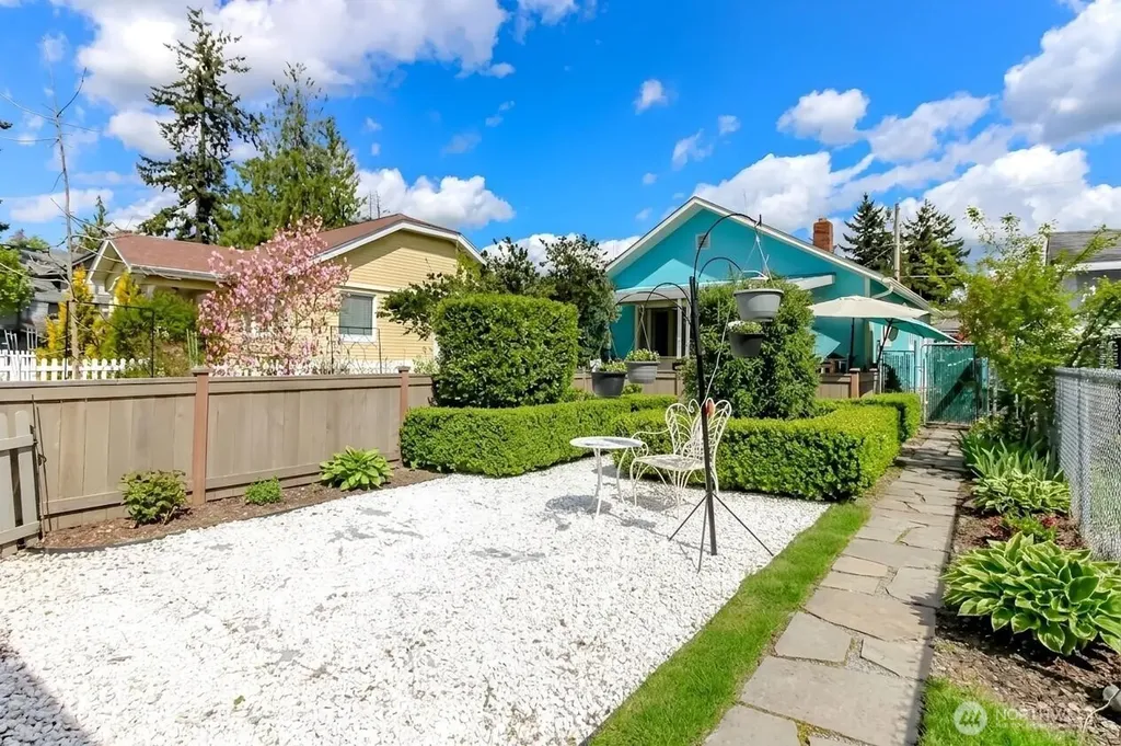 208 F Street SE Auburn WA 98002