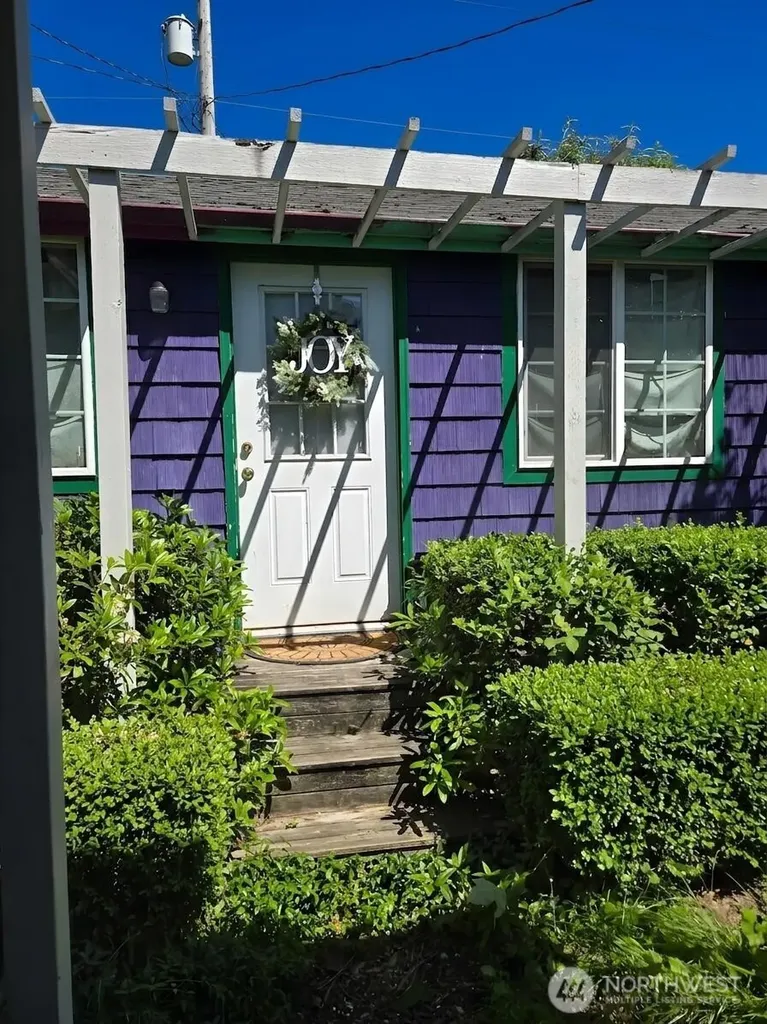 208 F Street SE Auburn WA 98002
