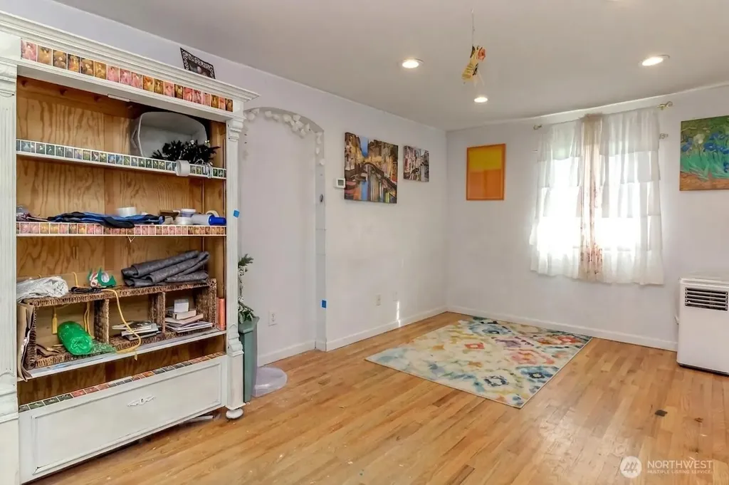 208 F Street SE Auburn WA 98002