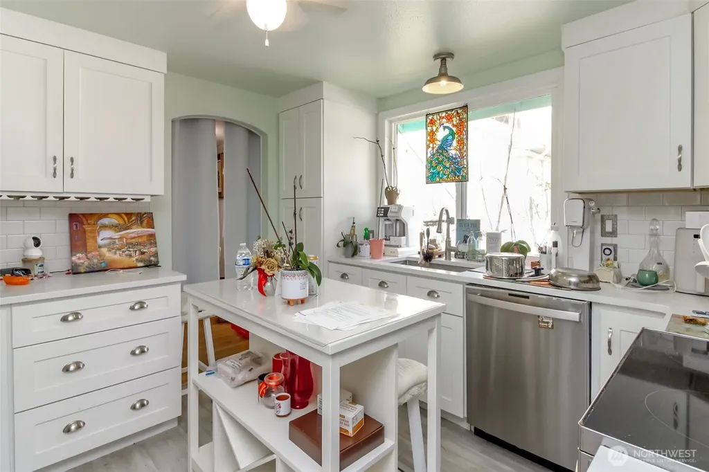 208 F Street SE Auburn WA 98002