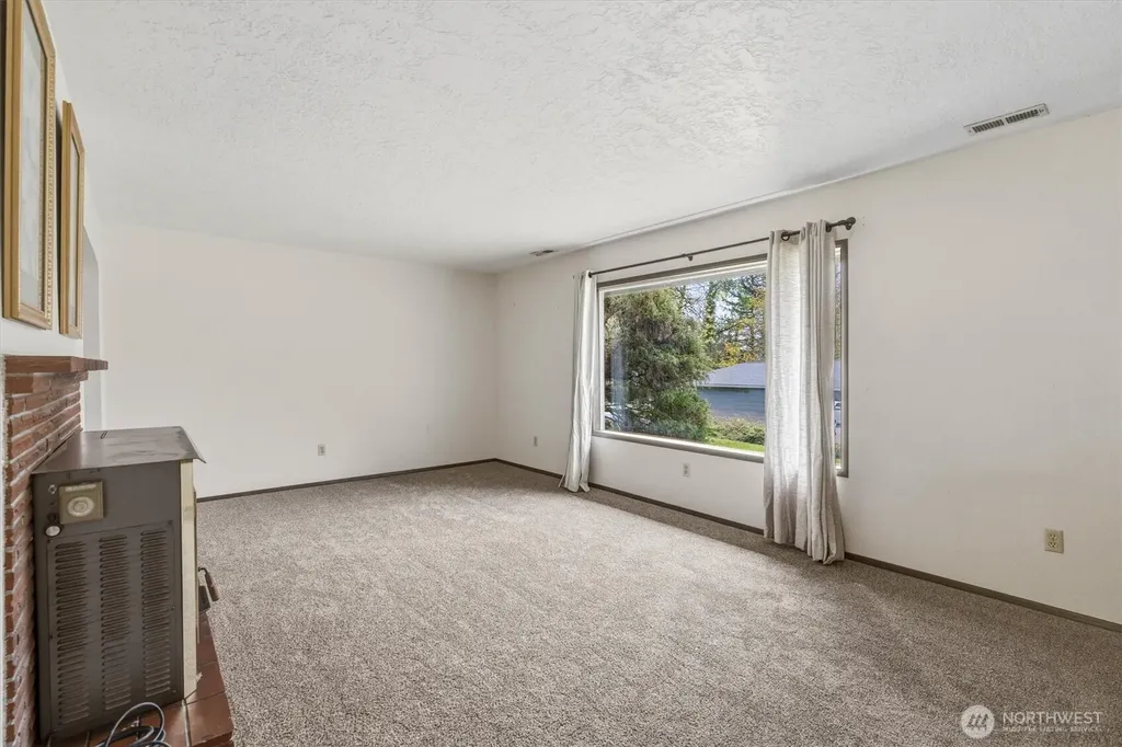 106 Lowrane Drive Kelso WA 98626