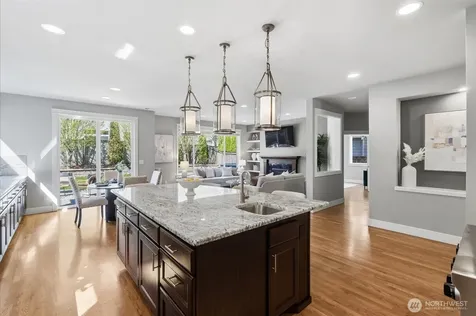 27260 SE 19th Place Sammamish WA 98075