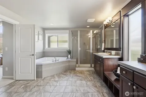 27260 SE 19th Place Sammamish WA 98075