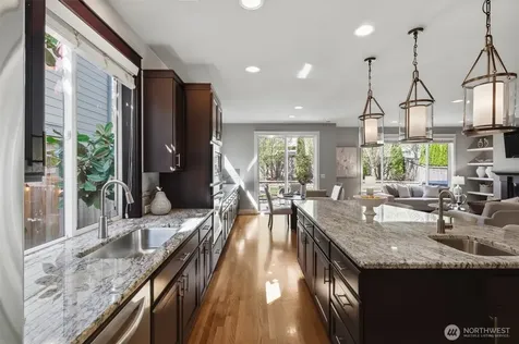 27260 SE 19th Place Sammamish WA 98075