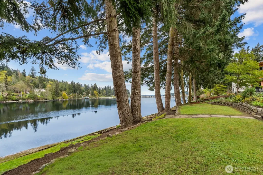6810 NE Wood Bay Lane Poulsbo WA 98370