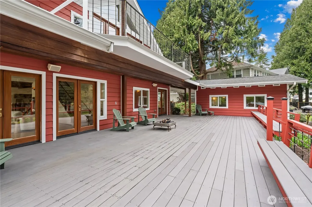 6810 NE Wood Bay Lane Poulsbo WA 98370