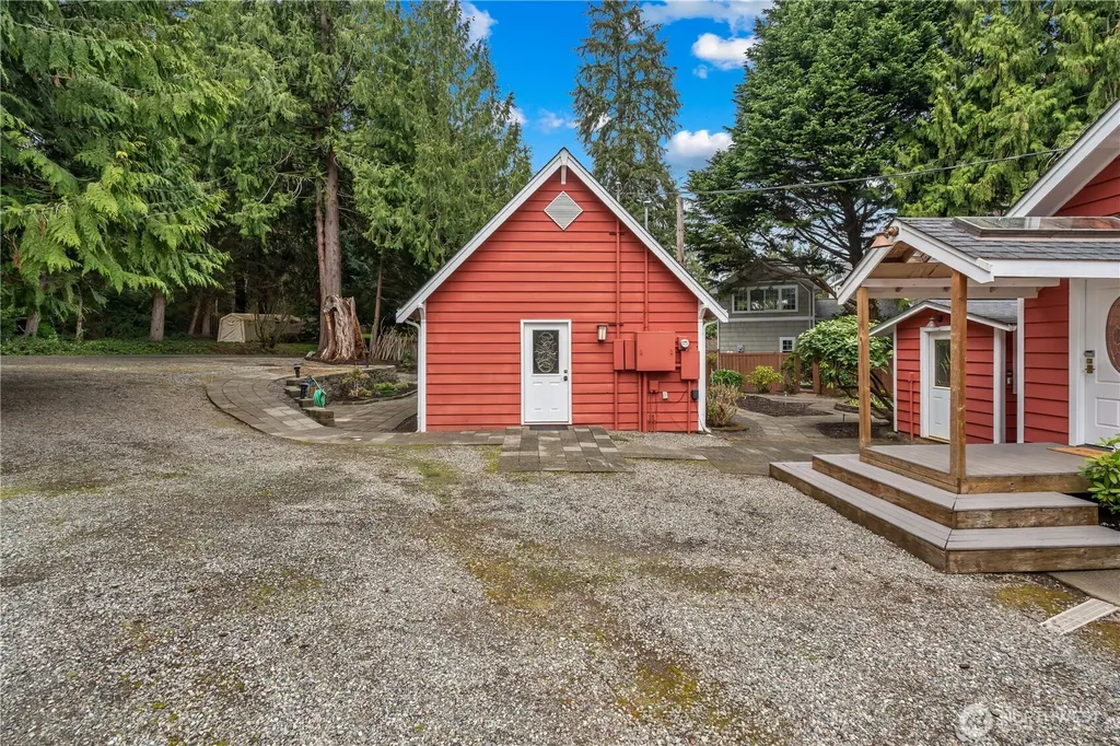 6810 NE Wood Bay Lane Poulsbo WA 98370