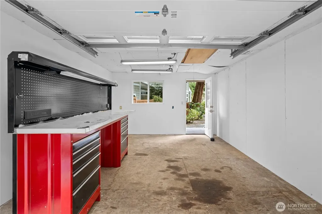 6810 NE Wood Bay Lane Poulsbo WA 98370