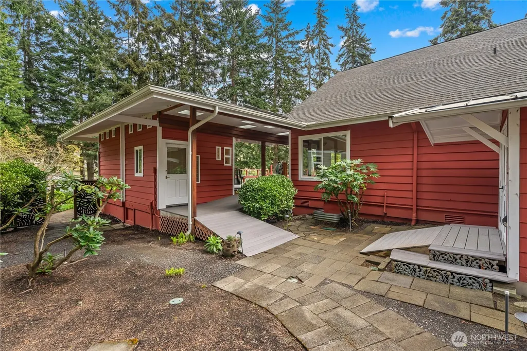 6810 NE Wood Bay Lane Poulsbo WA 98370