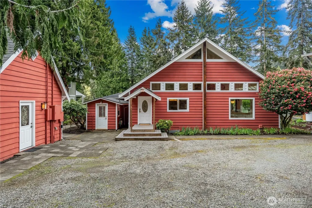 6810 NE Wood Bay Lane Poulsbo WA 98370