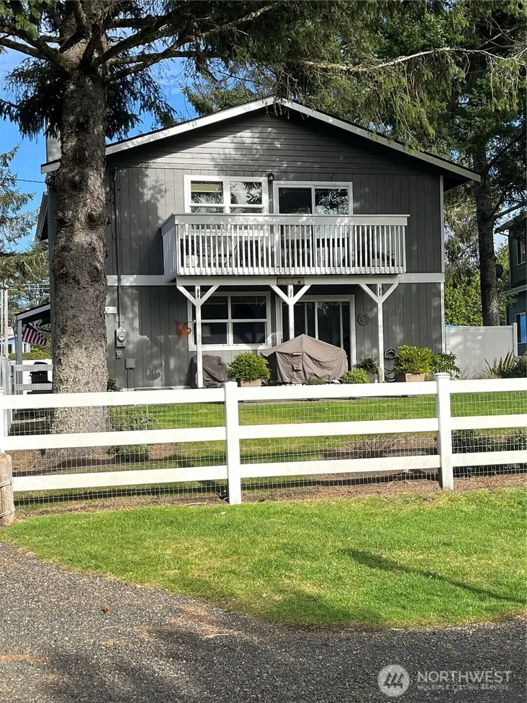 102 N Narwhal Loop NW Ocean Shores WA 98569
