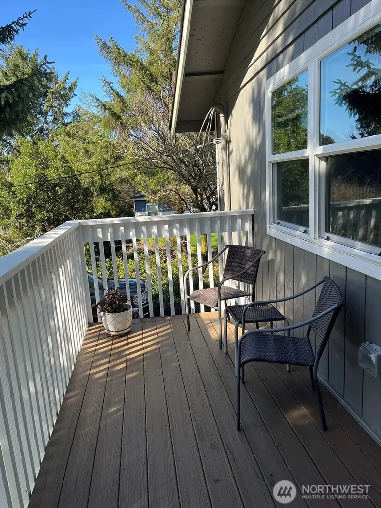 102 N Narwhal Loop NW Ocean Shores WA 98569