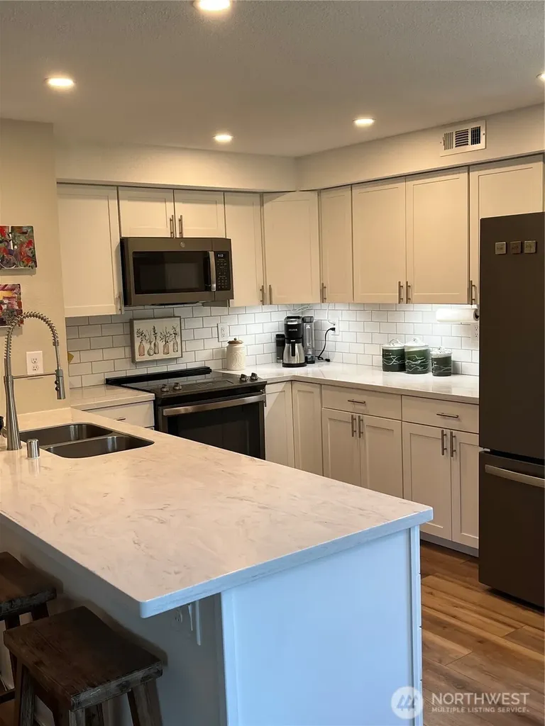 102 N Narwhal Loop NW Ocean Shores WA 98569